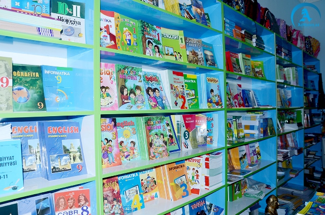 В Азербайджане новые школьные учебники будут розданы до 6 сентября
