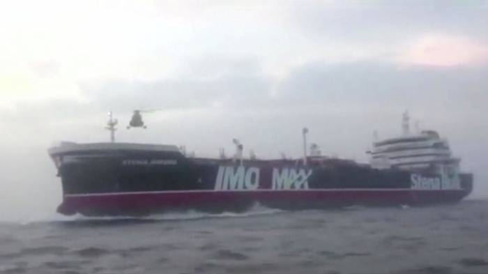 Франция и Германия осудили задержание Ираном британского танкера
