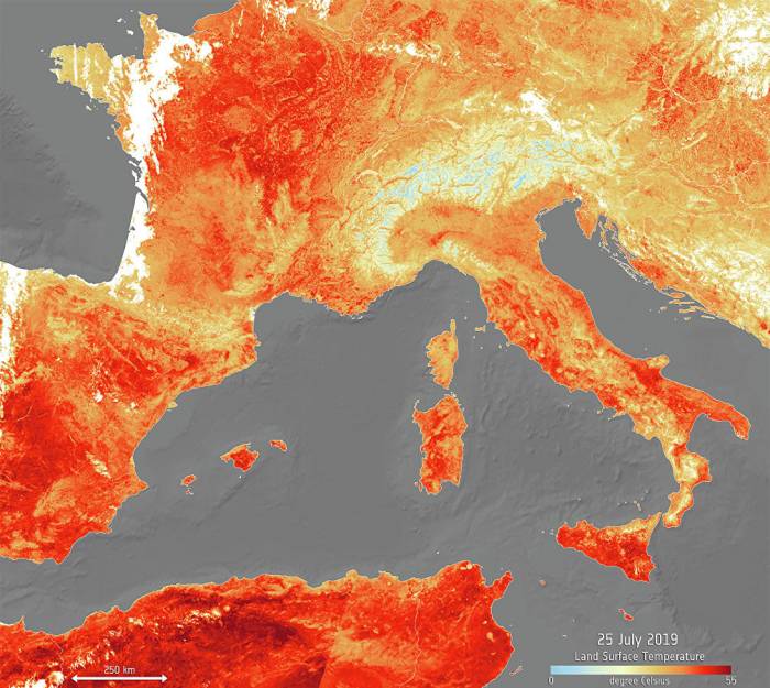 Рекордную жару в Европе показали из космоса
