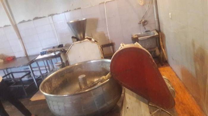 В Баку выявлен функционирующий в антисанитарных условиях цех по выпечке хлеба

