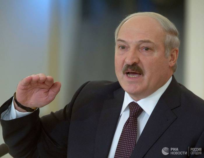 Лукашенко попросил не тратить на парламентские выборы лишних денег
