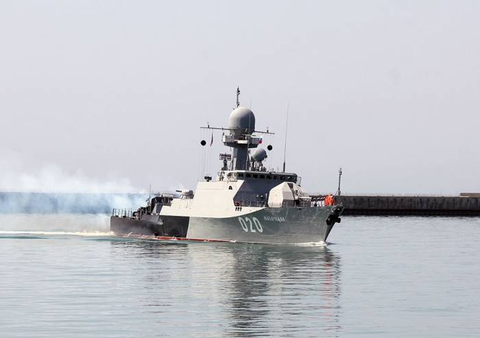 Военные корабли России прибыли в Баку - ВИДЕО