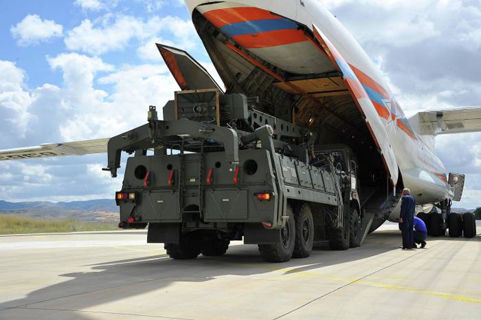 В Турции приземлился десятый самолет с компонентами С-400
