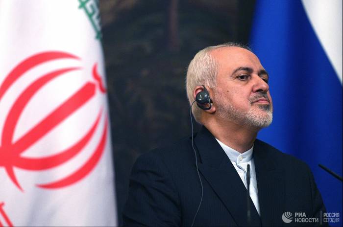 Глава МИД Ирана заявил, что США "играют с огнем"
