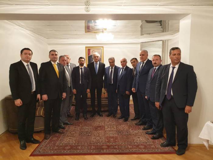 Начался визит руководителей ведущих азербайджанских СМИ в Москву 