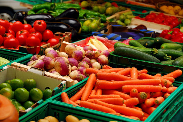 Минсельхоз Азербайджана прогнозирует снижение цен на овощи и фрукты
