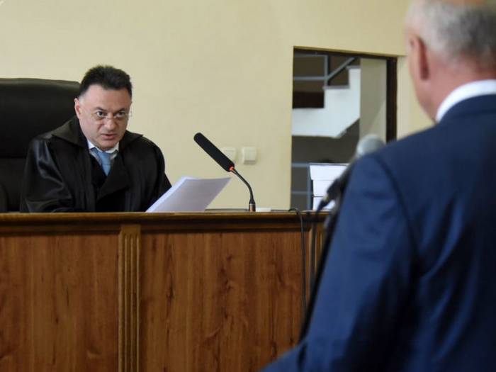Освободившего экс-президента Армении судью наказали