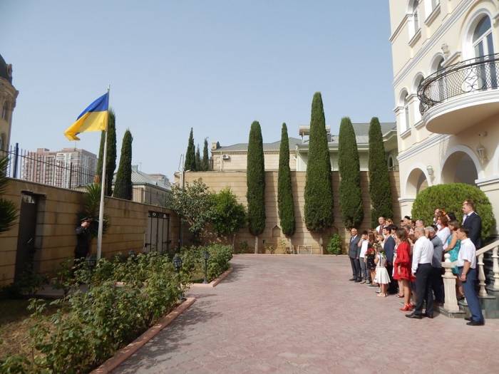 В посольстве Украины в Азербайджане началось голосование

