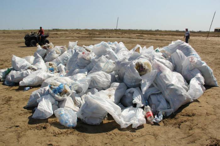 На берегу Каспия пройдет массовая акция по очистке от мусора
