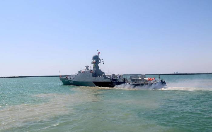 Военные корабли России и Ирана покинули бакинский порт