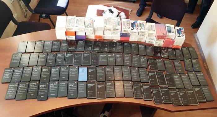 В Азербайджане пресечена попытка контрабандного ввоза мобильных телефонов