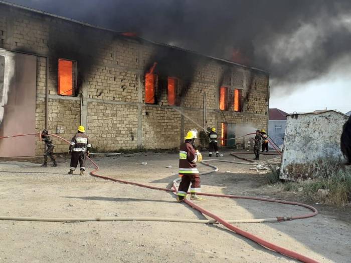 Пожар в мебельном цехе в Сумгайыте потушен 