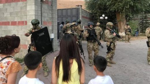 Число пострадавших при штурме дома экс-президента Киргизии возросло до 79 человек - Минздрав