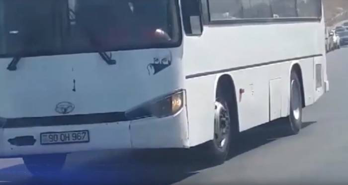 Сотни автобусов в Баку дезинфицируют