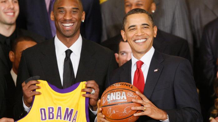 В США продали баскетбольную майку Обамы за 120 тысяч долларов

