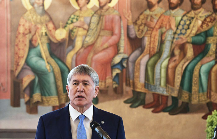 Спецназ пошел на штурм дома экс-президента Киргизии Атамбаева
