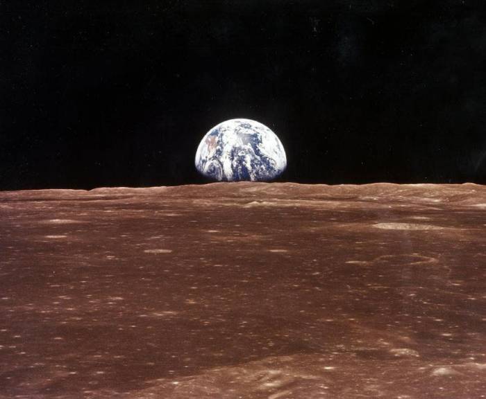 Индийская лунная станция ушла с земной орбиты и направилась к Луне
