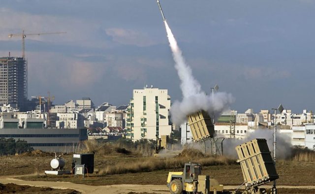 Радикалы из сектора Газа выпустили три ракеты по Израилю
