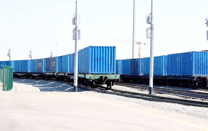 Через территорию Азербайджана перевезено 4,1 млн тонн транзитных грузов
