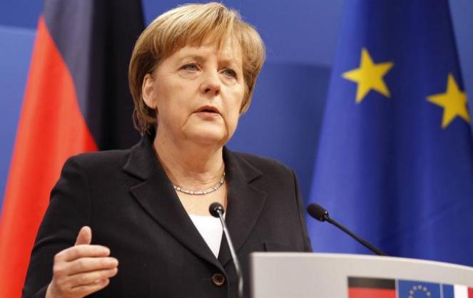 Меркель освистали при возложении цветов к мемориалу жертвам неонацистов
