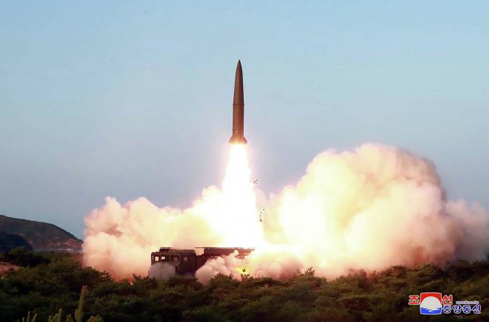 КНДР заявила об успешном испытании новой сверхкрупной ракеты
