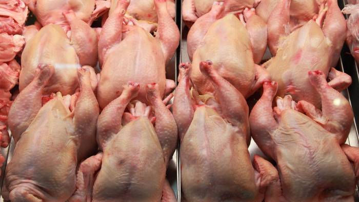 В Баку выявлено около тонны непригодной к употреблению курятины
