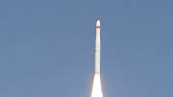Китай успешно вывел на орбиту три спутника при помощи ракеты "Чанчжэн-4"
