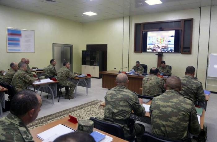 Министру обороны Азербайджана доложено о ходе учений - ВИДЕО