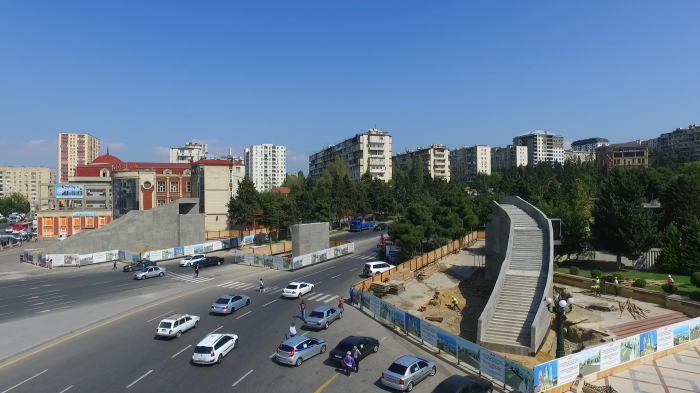 В Баку строится 7 пешеходных переходов