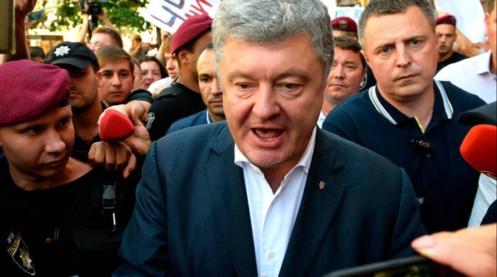 100 депутатов Украины вызваны на допрос по делу Порошенко