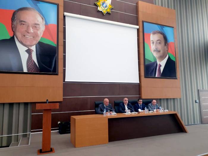 В управлениях Государственного таможенного комитета Азербайджана проведены служебные совещания