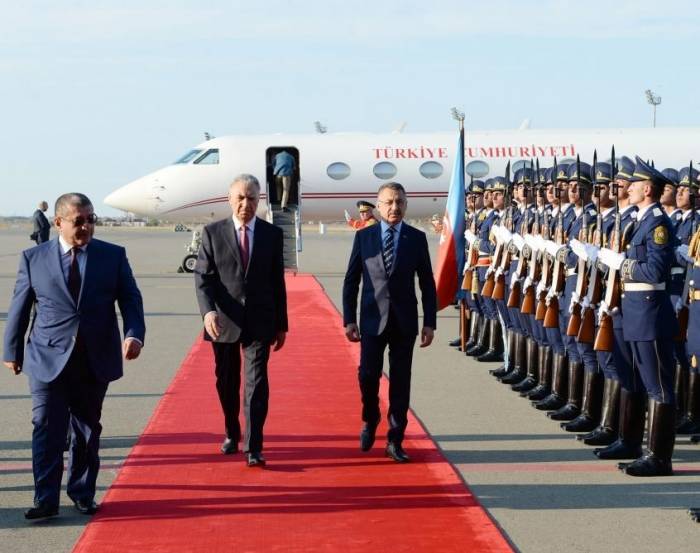 Вице-президент Турции прибыл в Азербайджан

