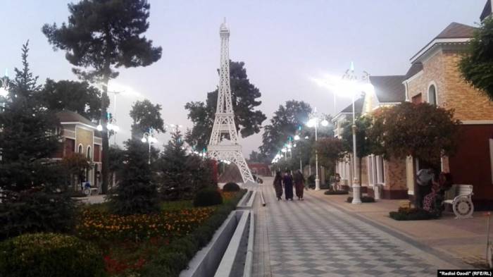 В Таджикистане открыли "уголок Парижа" за $4 млн
