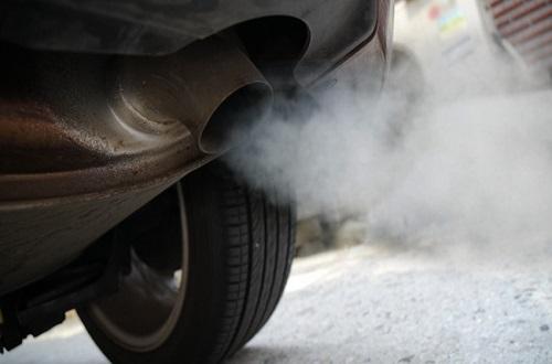 В Баку 80% выбросов в атмосферу приходится на долю автотранспорта — минэкологии
