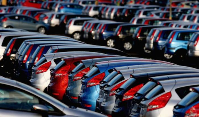 Азербайджан почти вдвое увеличил импорт автомобилей
