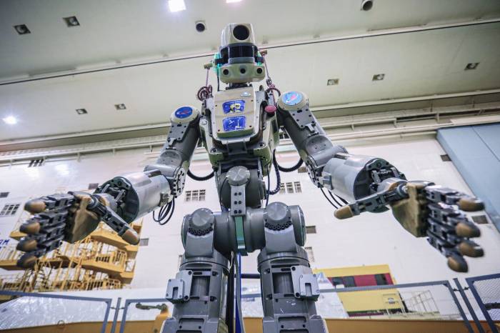 Космического робота хотят создать Россия и Япония