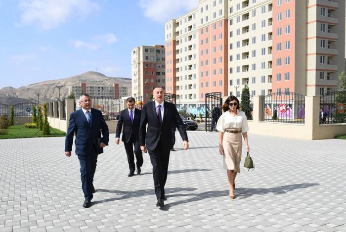 Ильхам Алиев и Мехрибан Алиева на открытии жилого комплекса «Гобу Парк-2»