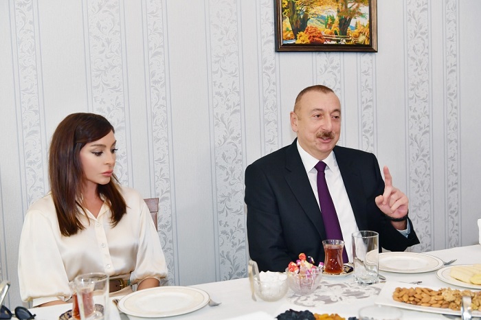 Ильхам Алиев: "Ежегодно в Азербайджане будут обеспечиваться домами 6 тысяч семей переселенцев"