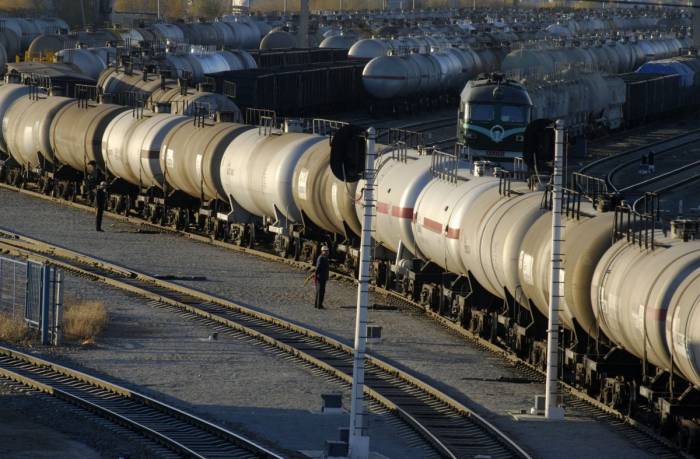 Лукашенко договаривается о поставках казахской нефти. Следующая на очереди - азербайджанская?