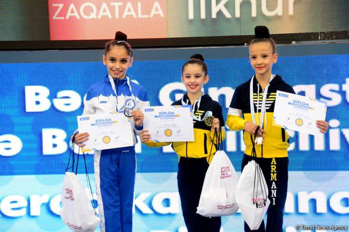 Церемония награждения призеров Кубка регионов по художественной гимнастике в Баку