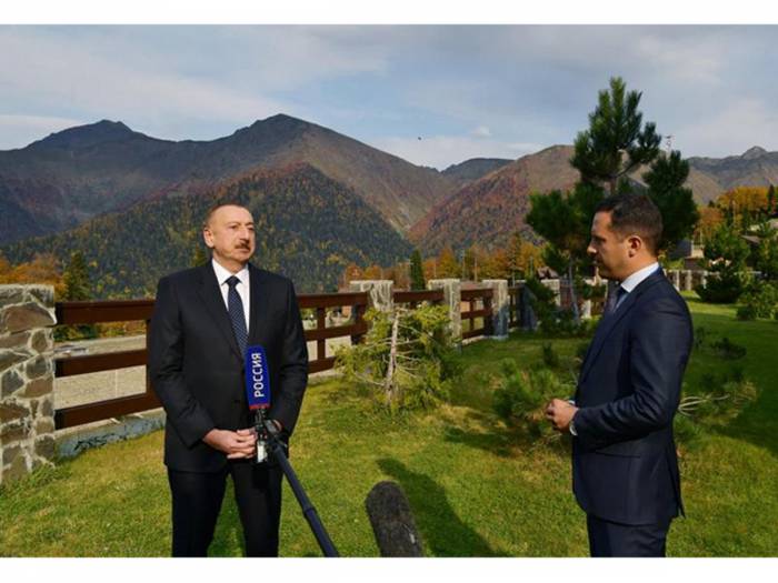Ильхам Алиев ответил на вопросы корреспондентов телеканалов "Россия" и "Первый" - ФОТО