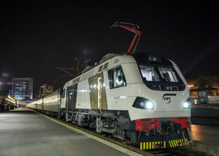 Увеличена скорость поездов в направлении Баку-Гянджа
