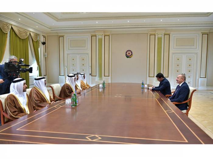 Ильхам Алиев принял делегацию во главе с государственным министром по иностранным делам ОАЭ