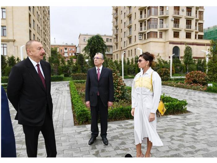 Ильхам Алиев и Мехрибан Алиева посетили парк в Насиминском районе - ФОТО