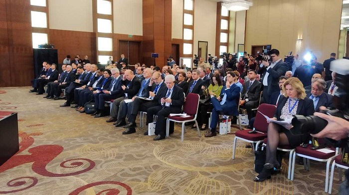 В Баку проходит Международный форум Энергетической хартии

