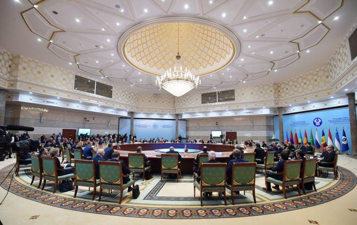 Ильхам Алиев на заседании Совета глав государств СНГ в расширенном составе - ФОТО