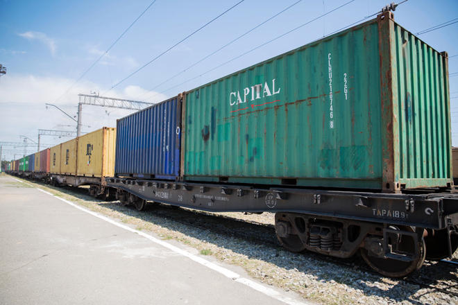 По железным дорогам Азербайджана перевезено 700 тыс. российских грузов