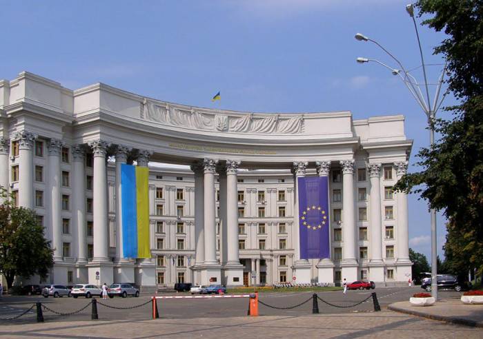 Глава МИД Украины назвал сценарии развития ситуации в Донбассе

