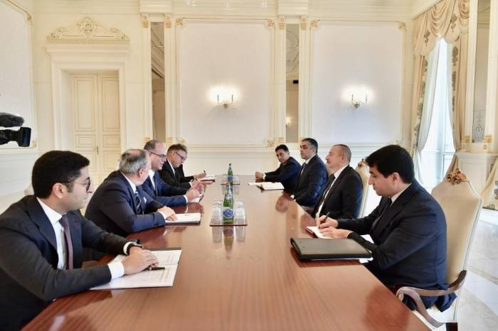 Ильхам Алиев принял федерального министра Австрии