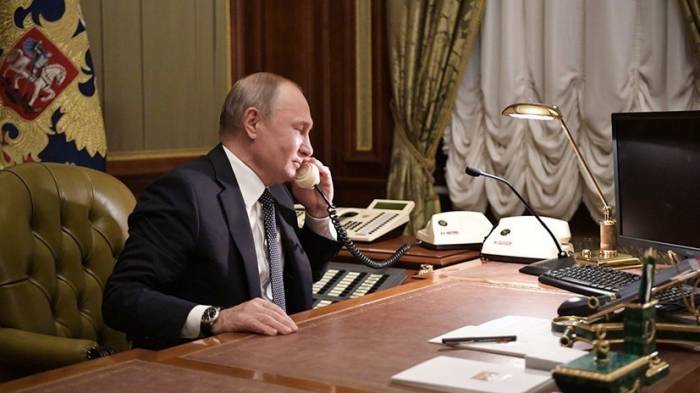Путин и Меркель обсудили транзит газа через Украину
